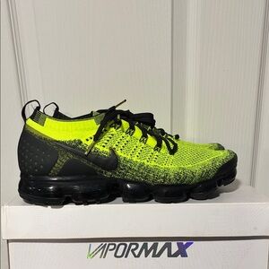 Nike VaporMax Flyknit in Neon Yellow and Black